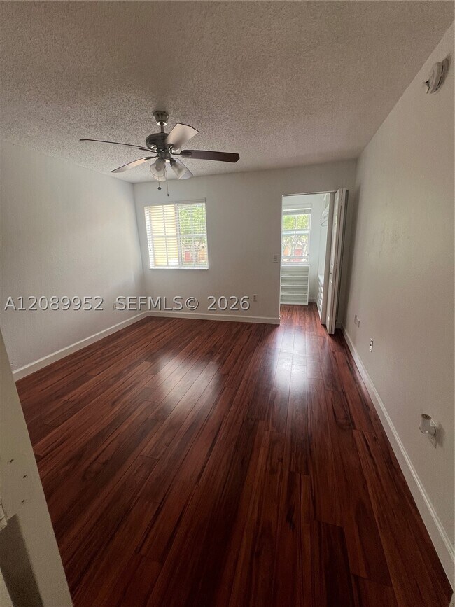 Building Photo - 2496 Centergate Dr