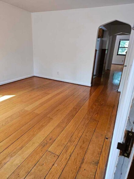 Building Photo - 3941 Millsbrae Ave