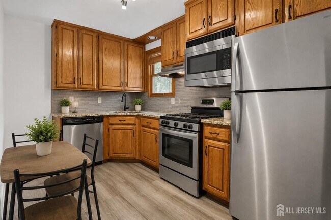 Building Photo - 41 Westervelt Ave