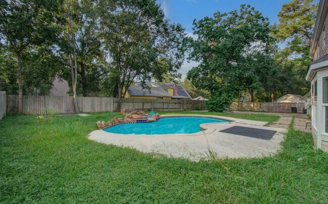 Building Photo - 536 Robert E Lee Dr