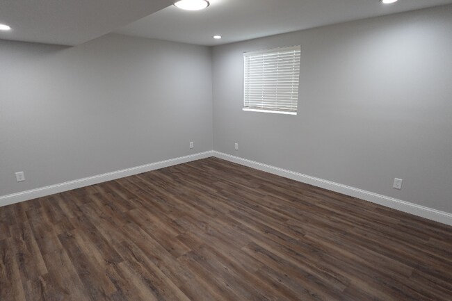Building Photo - 2211 W Jubilee Ln