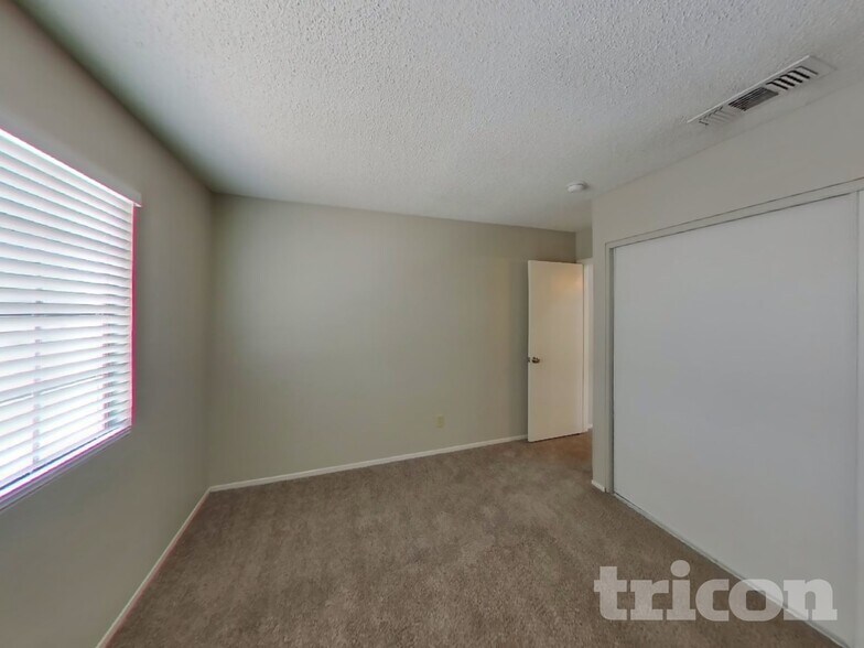 Building Photo - 509 Coco Palms Ave