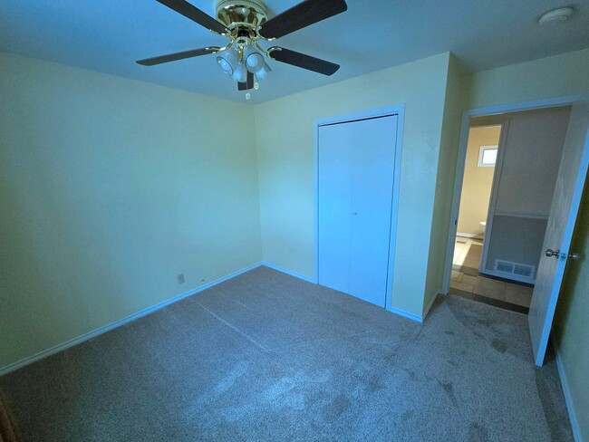 Building Photo - Spacious Home in NE Heights