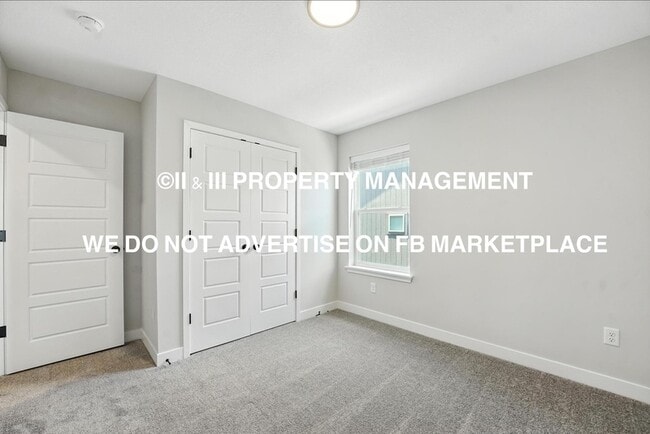 Building Photo - 8733 SW Edgewater Dr