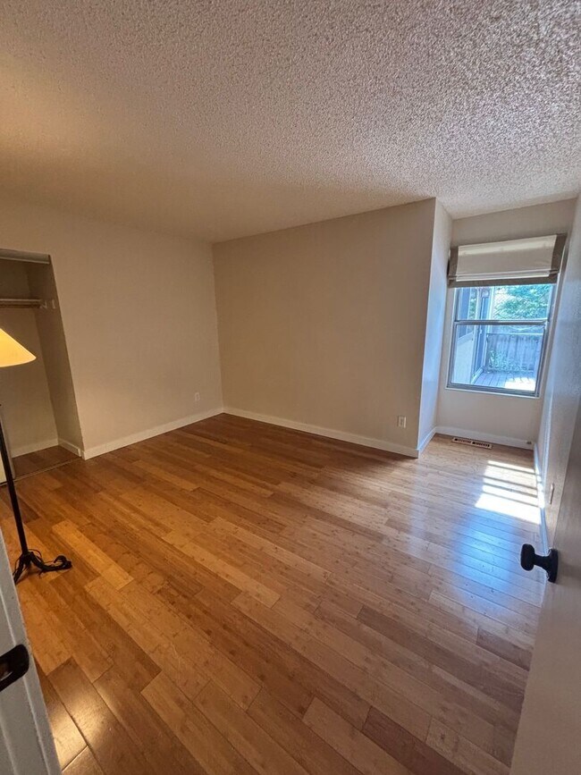 Building Photo - 3 bedroom 2 bathroom Single Family Home with A/C in Santa Rosa's Larkfield Area