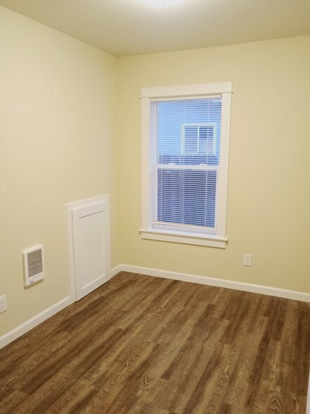 Building Photo - 642 Weed Ave