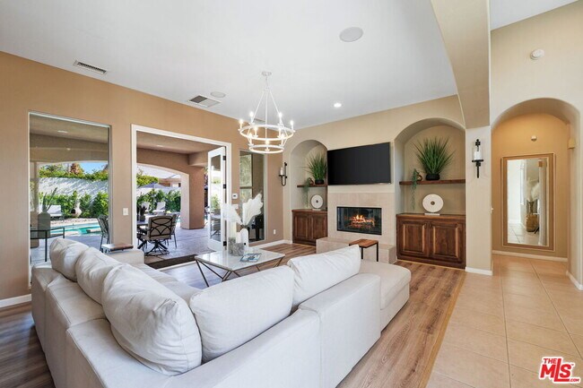 Building Photo - 4 Cartier Ct