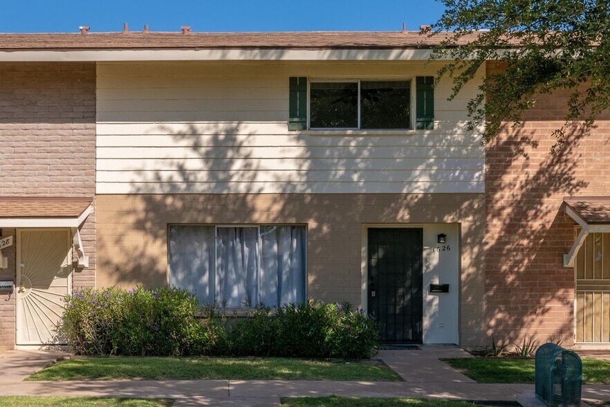 Easy access - 1626 W Campbell Ave