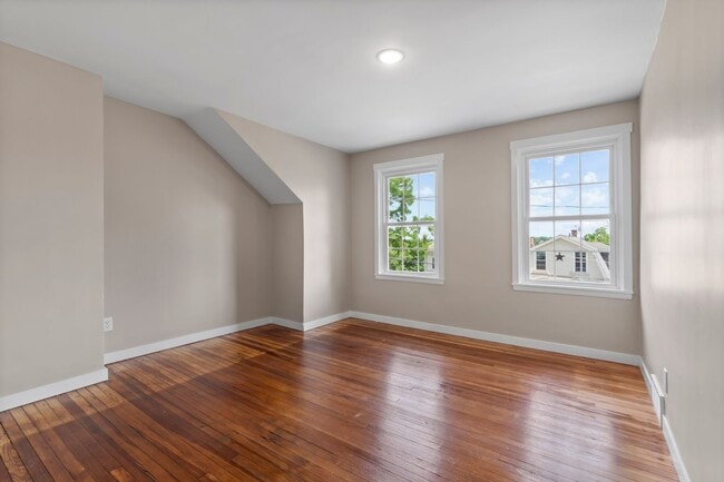 Building Photo - 349 Ridgewood Ave