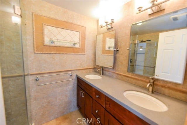 Building Photo - 2345 S Ola Vista
