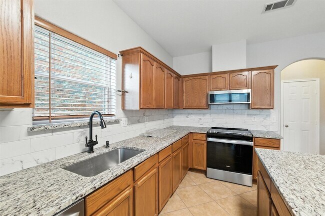 Building Photo - 7000 Snowy Owl St