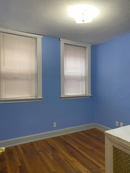 Building Photo - 143 Shawmut St