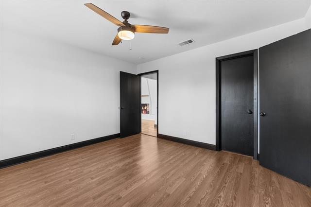 Building Photo - 11238 Webb Chapel Ct