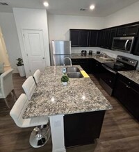 Building Photo - 117 Peony Ln.