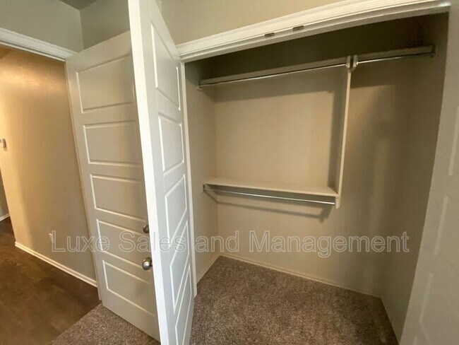 Building Photo - 749 SW 14th St