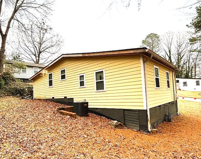 Building Photo - Abner Place