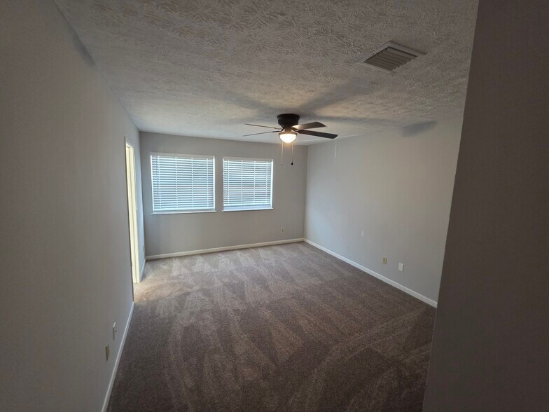 Building Photo - 3938 Solano Rd