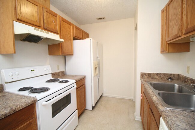 Building Photo - Affordable 2BR with Utilities Included – G...