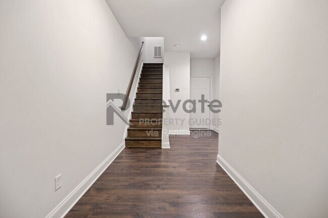 Building Photo - 6851 Dunton Rd