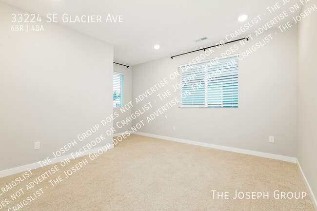 Building Photo - 33224 Glacier Ave SE