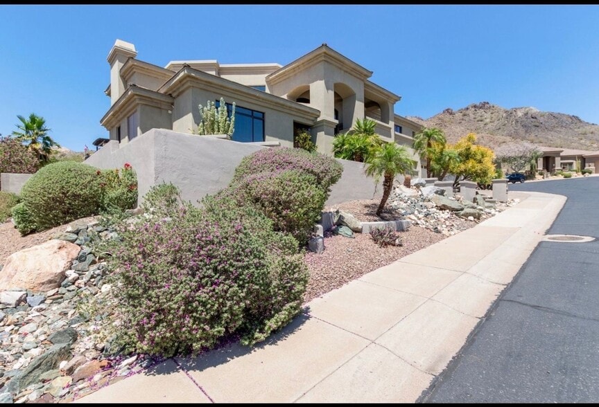 Building Photo - 8614 N 17th Pl