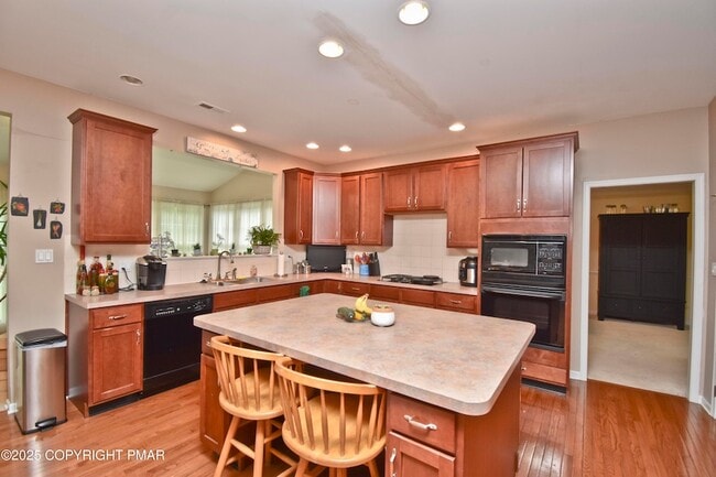 Building Photo - 3257 Doral Ct