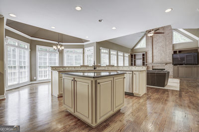 Building Photo - 9485 Nesbit Lakes Dr