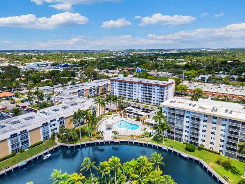 Building Photo - 2970 NE 16th Ave