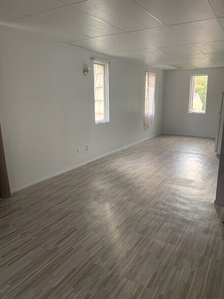 Building Photo - 995 Brodhead Rd