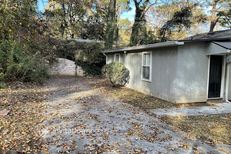 Building Photo - 469 Stephenson Rd