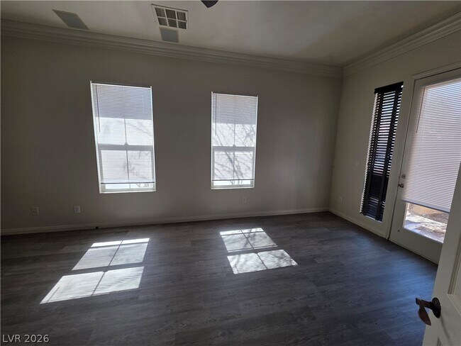 Building Photo - 9338 Wilderness Glen Ave