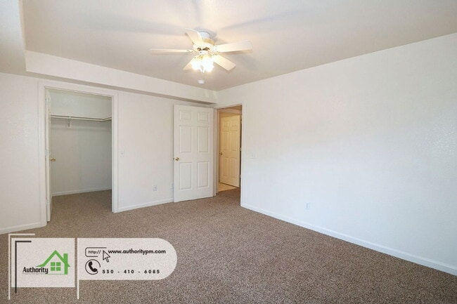 Building Photo - 1549 Bruce Dr