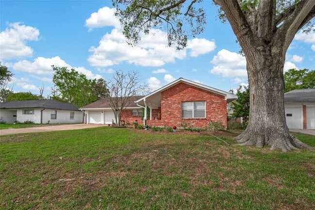 Building Photo - 5646 Hazen St