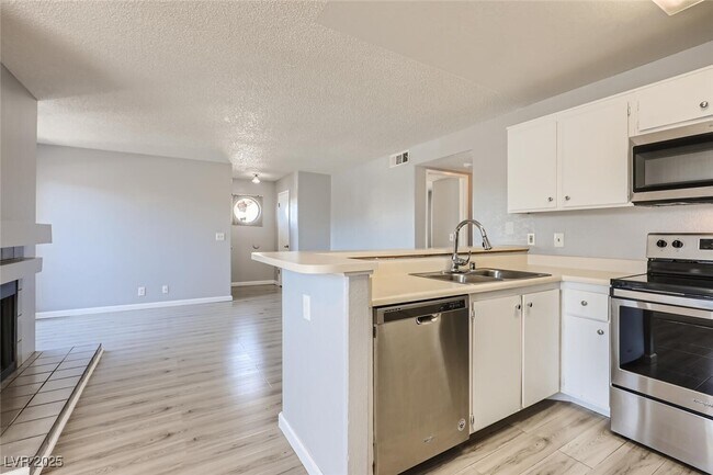 Building Photo - 2977 Juniper Hills Blvd