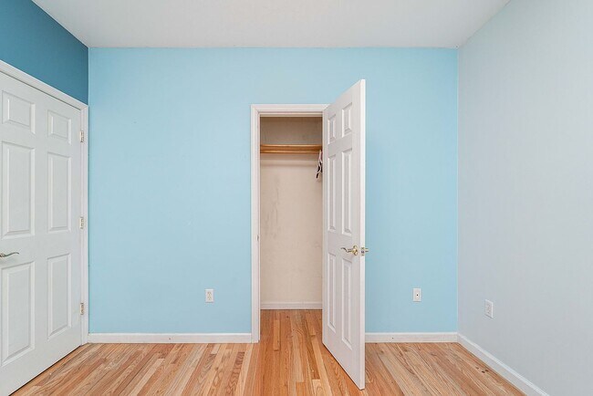 Building Photo - 2122 43rd St