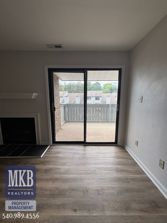 Building Photo - 2527 Gatehouse Ln