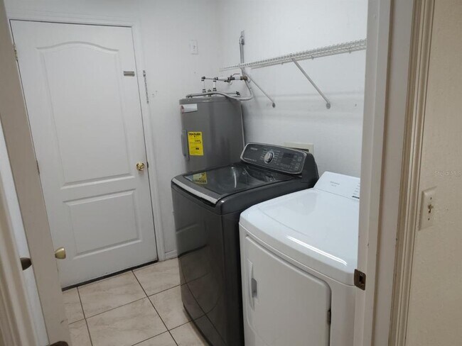 Building Photo - 141 Inconnu Ct