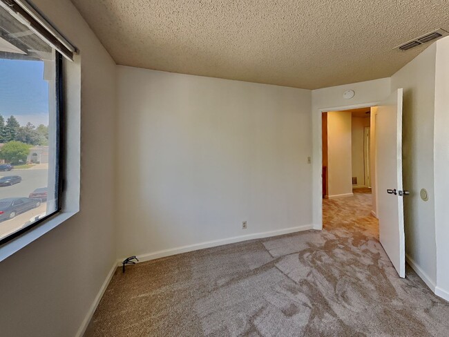Building Photo - Antioch 3 Bedroom/2.5 Bathroom Home Availa...