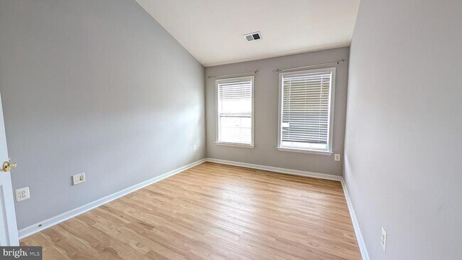 Building Photo - 13996 Khalid Ln