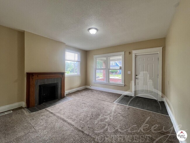 Building Photo - 3113 Scottwood Ave