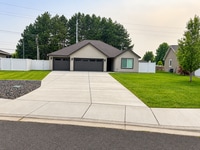 Building Photo - Beautiful Three Bedroom in Pasco Near Chiawana High School