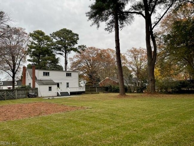 Building Photo - NORFOLK HOME W/LARGE FENCED YARD FOR RENT!