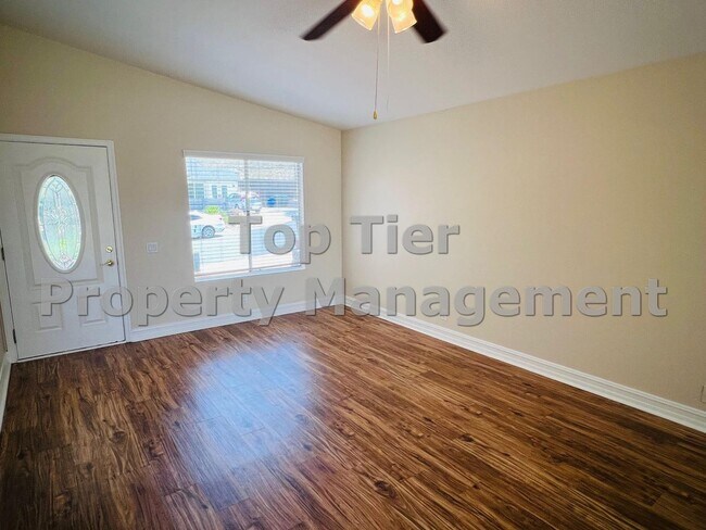 Building Photo - Charming 2-Bedroom Home with Large Yard and Modern Upgrades - Available Now!