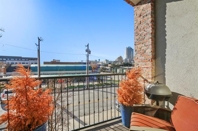 Building Photo - 640 S Pearl Expy