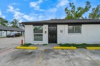 Building Photo - 1736 Crestdale Dr