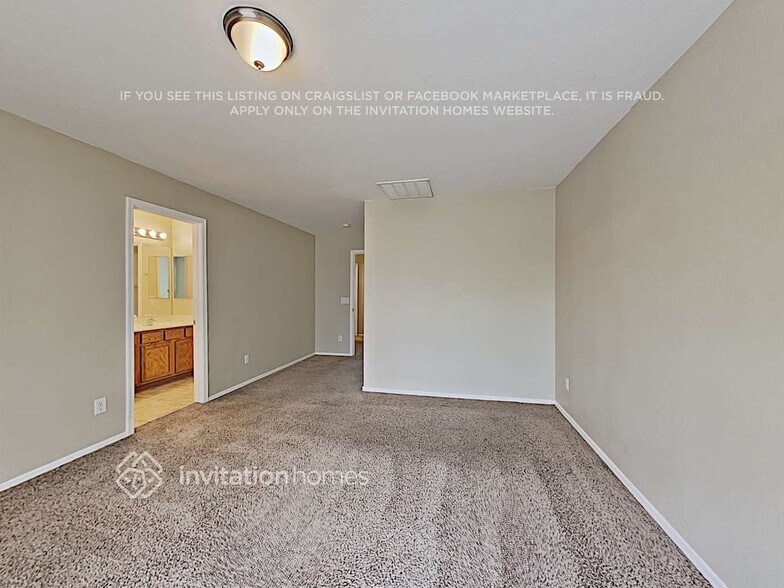 Building Photo - 9740 W Heber Rd