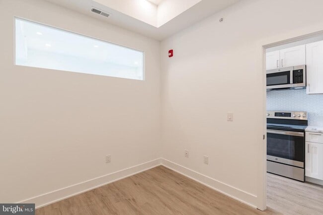 Building Photo - 1622 Point Breeze Ave