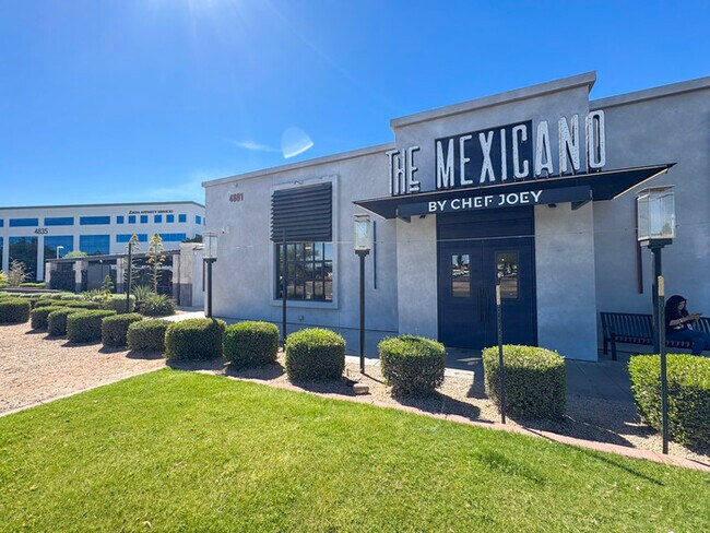 Building Photo - 2Bed/2Bath w/ Office-House at 40th St/Cactus-Garg!