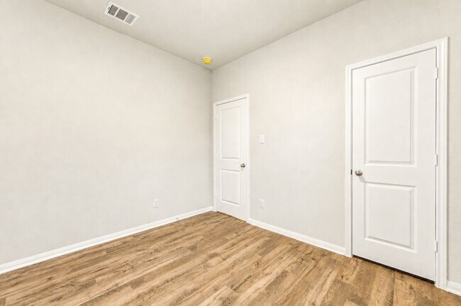 Building Photo - 1512 Jean Mdw Dr