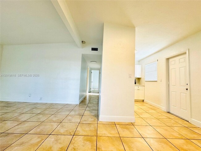 Building Photo - 3370 Frow Ave